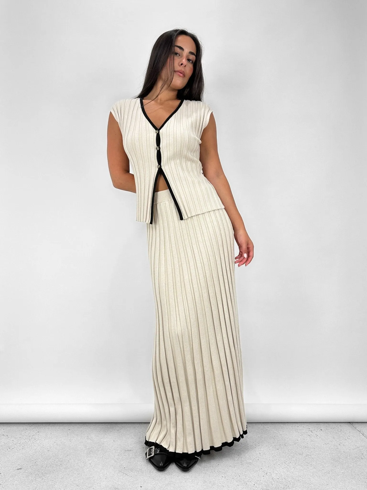 Contrast Trim Ribbed Knit Midi Skirt