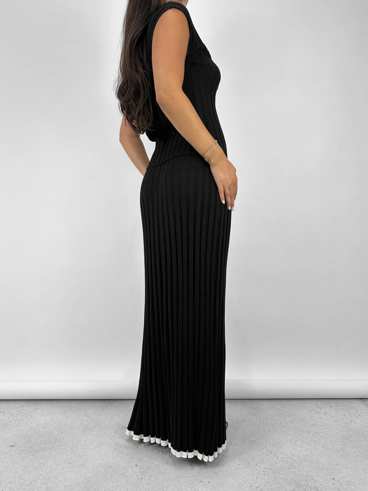 Contrast Trim Ribbed Knit Midi Skirt