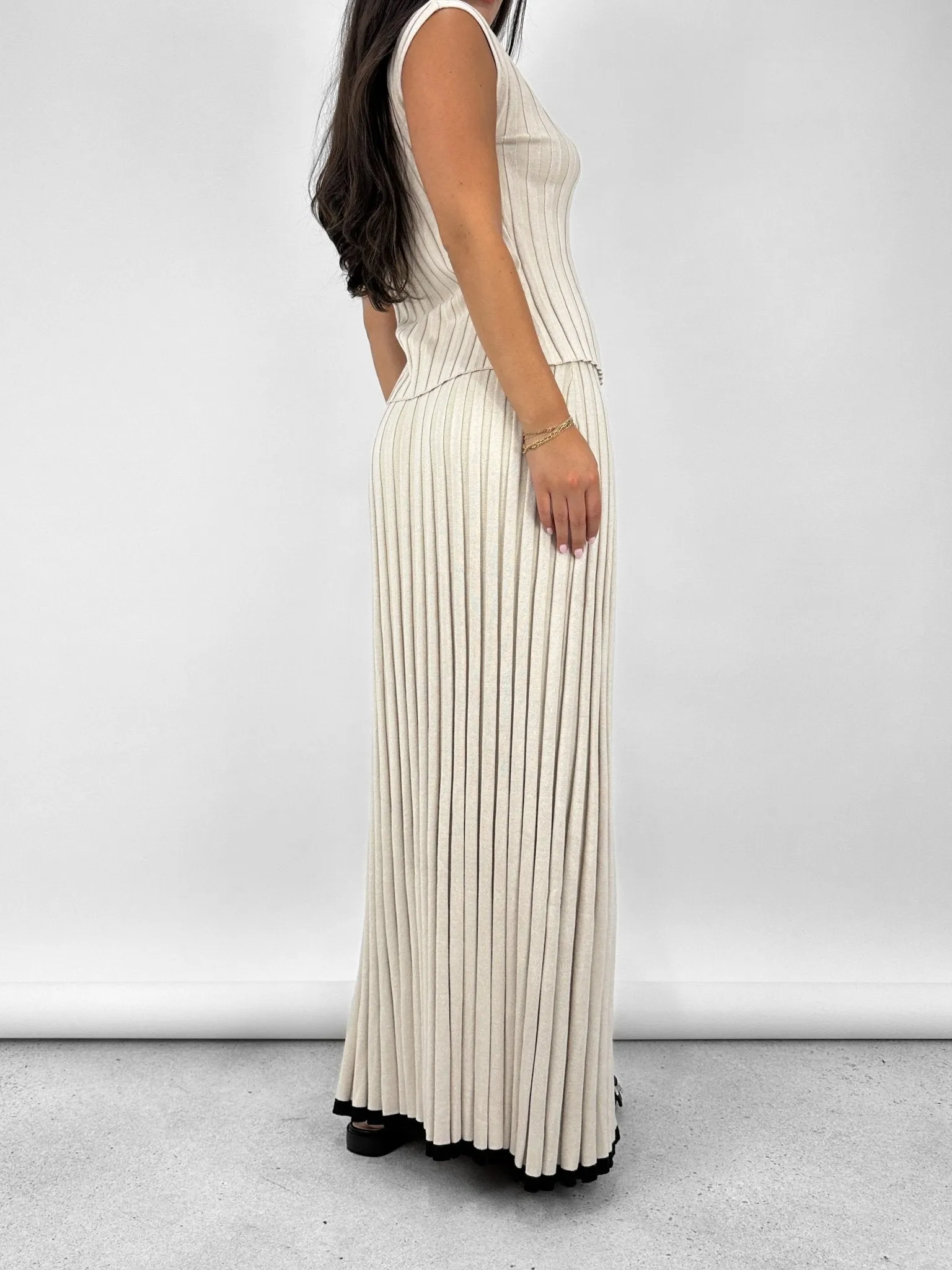 Contrast Trim Ribbed Knit Midi Skirt