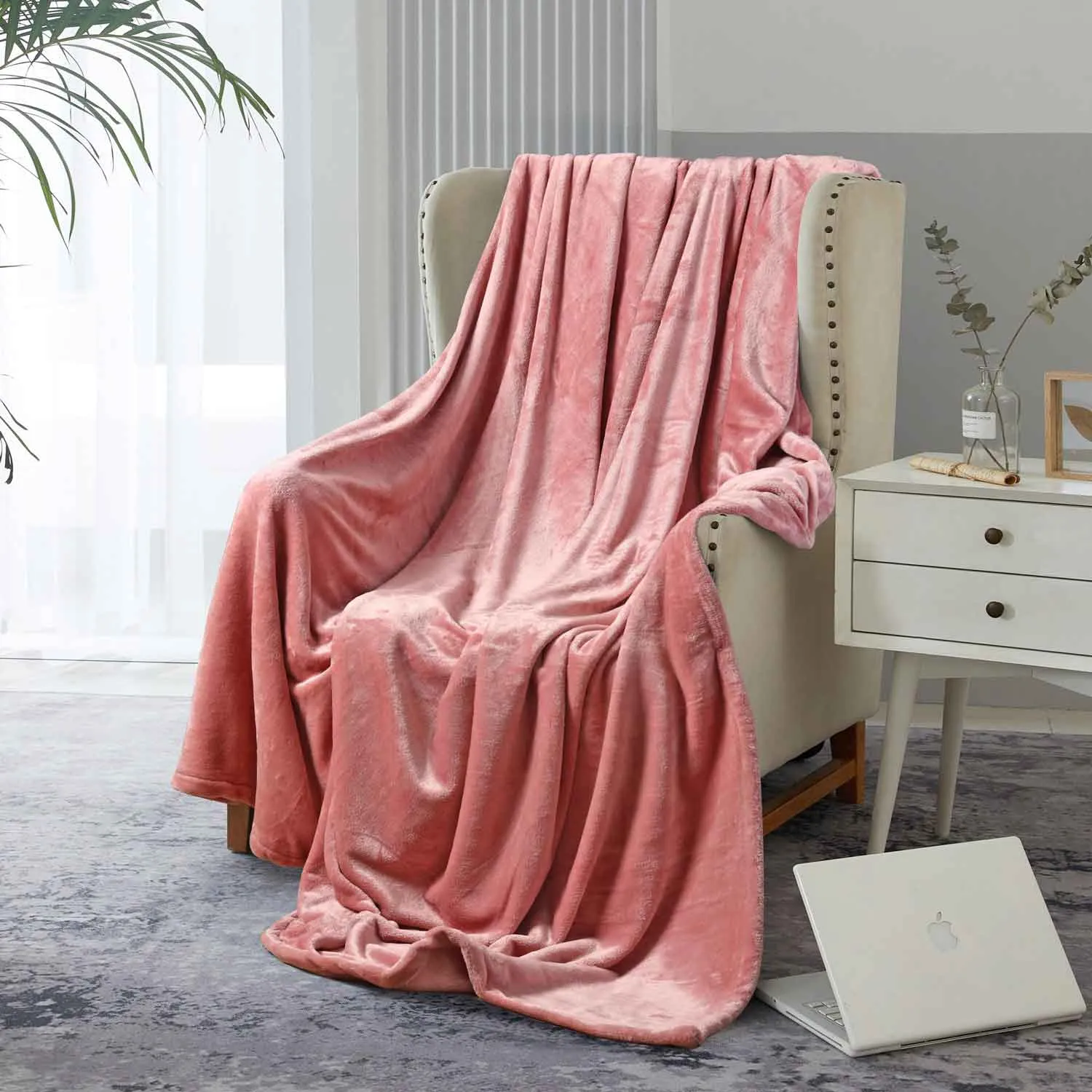 Supersoft 310 gsm Snuggly AC Fleece Blanket Dusky Rose