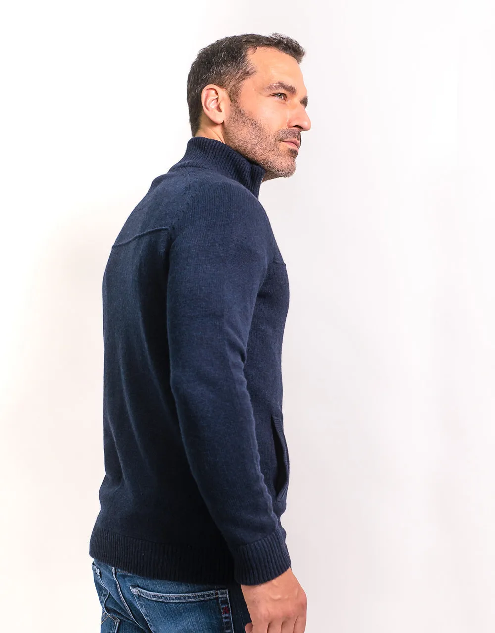 The Cashmere Hunter Jacket in Nero Navy